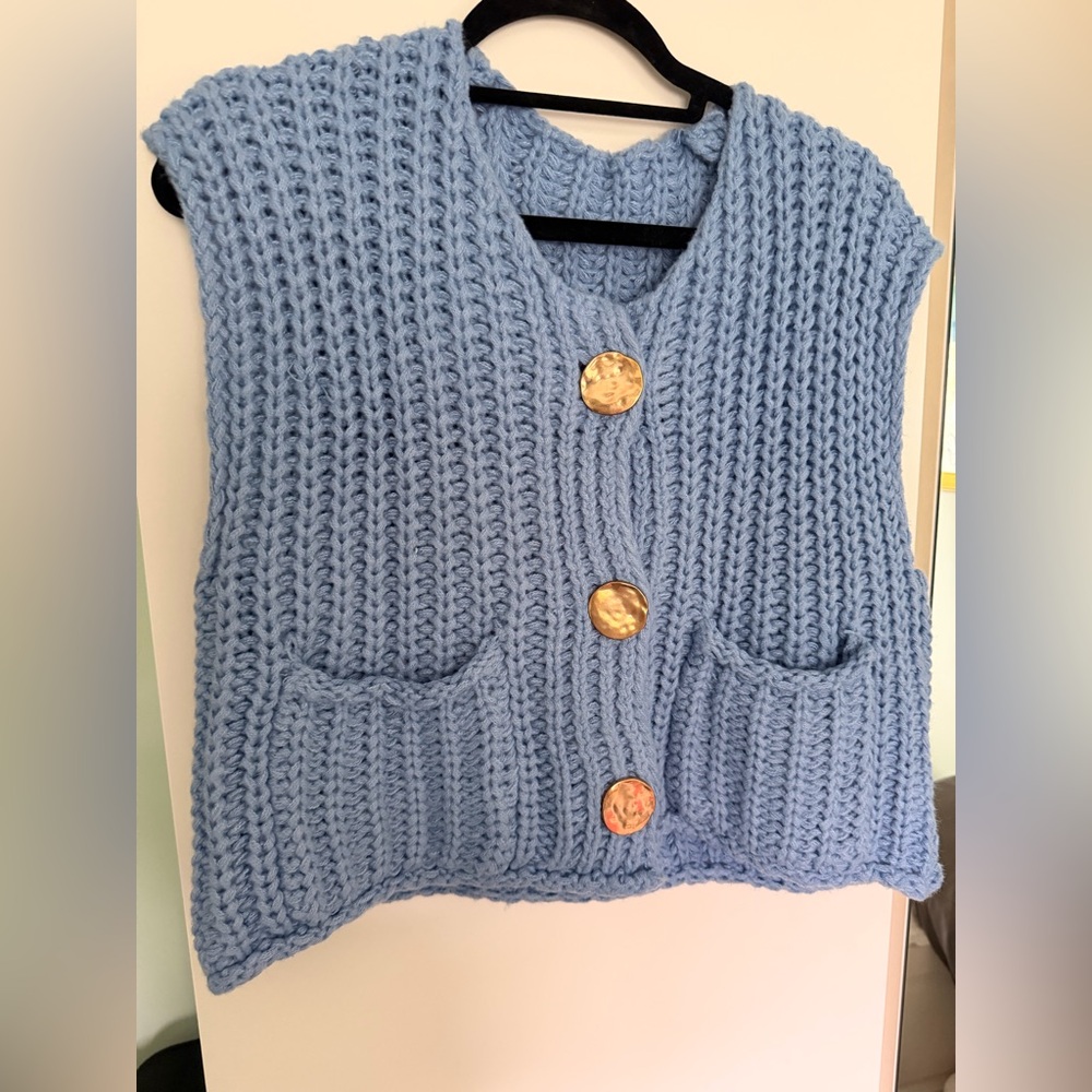 Chunky Knit Blue Button-Front Women's Sweater Vest-Semi-Cropped
